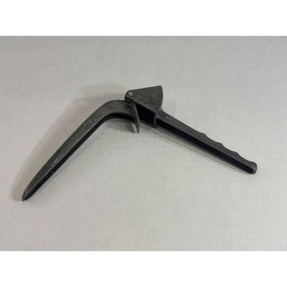 Vintage 1970s Aluminum Garlic Press Crusher 6